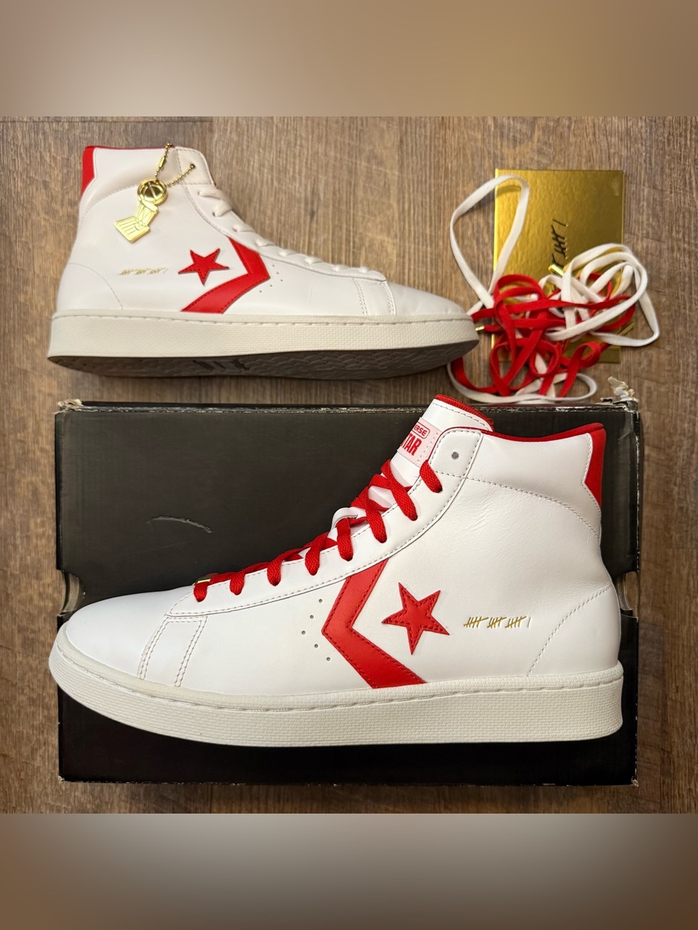 Converse Pro Leather Mid The Scoop 16 Julius Erving White Red